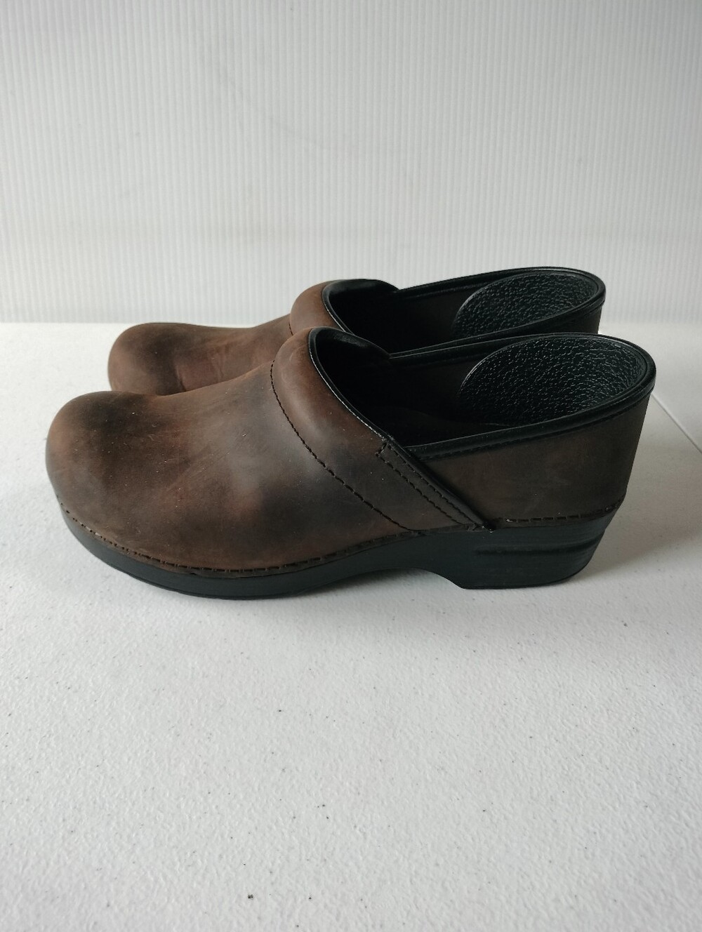 Dansko Professional Antique Brown Leather Clogs 40W Comfort Nurse Hospitality